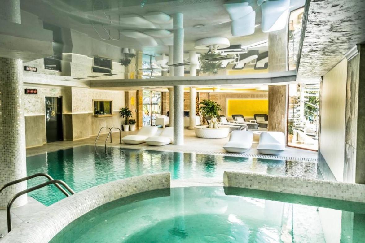 Luxury Apartment Rich 3 فيلينغراد المظهر الخارجي الصورة